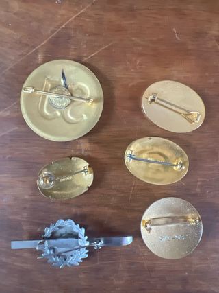 6 insignias vintage