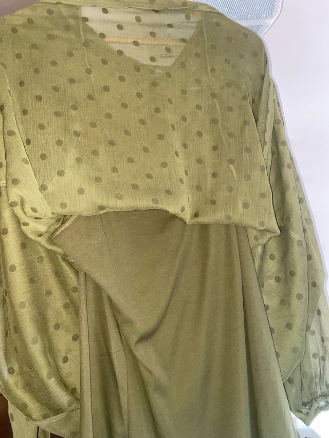 Vestido lunares verde oliva