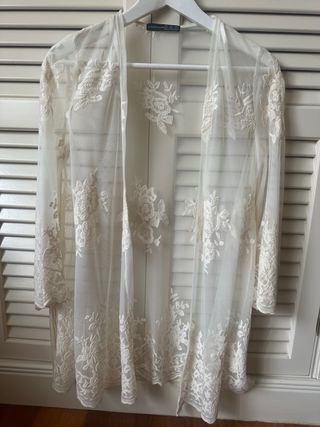 Kimono gasa beige con flecos