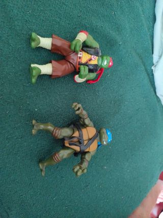 2 personaggi di tartarughe ninja