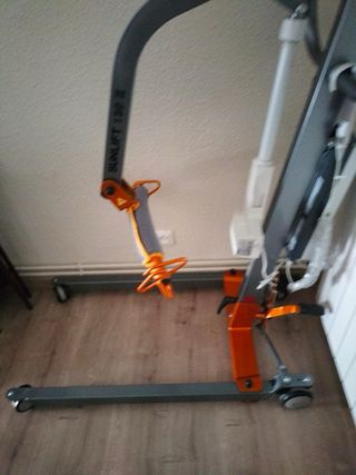 Grúa para silla de ruedas