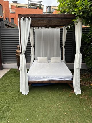 Cama balinesa exterior - madera.