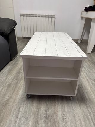 Mesa centro elevable blanca con baúl 
