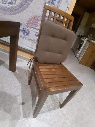 Comedor madera - mesa + 4 sillas