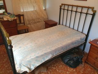 cama forja antigua.