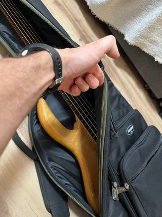 Bajo Cort Artisan A5+ 5 cuerdas