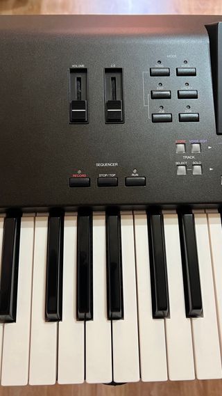 Incredibile sintetizzatore YAMAHA W7 che è molto ben conservato.