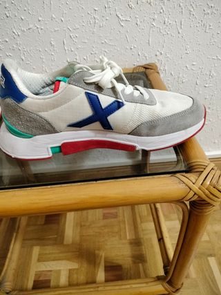 Zapatillas Munich grises y blancas talla 42