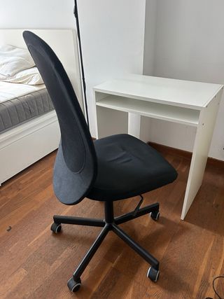 Silla oficina giratoria negra