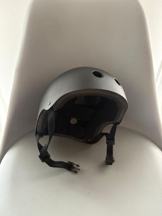 Casco bici/patinete negro