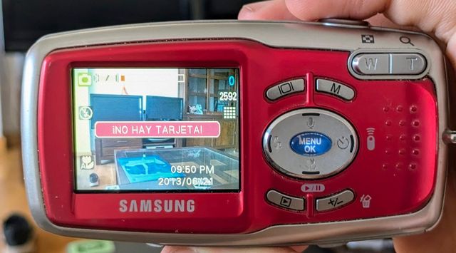 Cámara Samsung Digimax U-CA5 roja