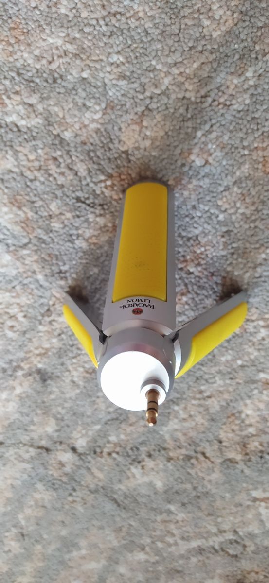 Altavoz portátil con trípode