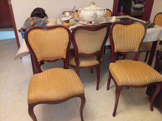 6 Sillas de comedor. Se regala la mesa de comedor
