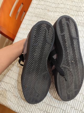 Adidas Campus grises y negras