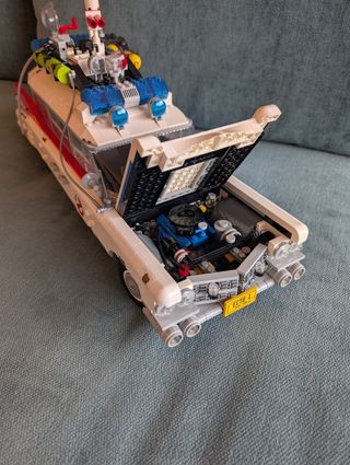 LEGO Icons 10274 ECTO-1 Ghostbusters completo