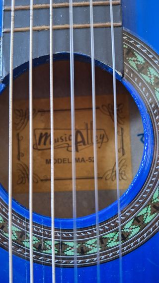 Guitarra clásica azul niños