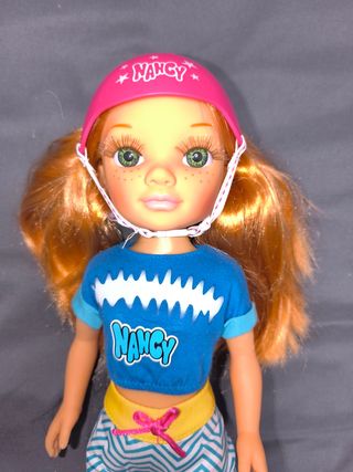 Nancy con Hoverboard
