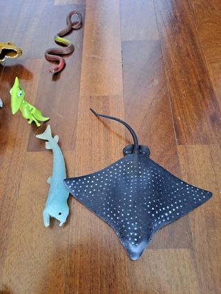 Set 18 pezzi :Dinosauri, animali e pesci