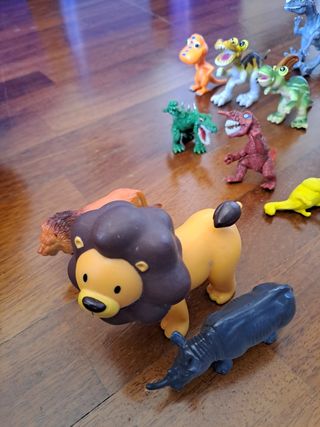 Set 18 pezzi :Dinosauri, animali e pesci