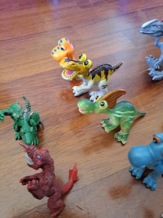 Set 18 pezzi :Dinosauri, animali e pesci