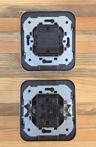 2 Mecanismos eléctricos Simón 75