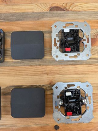 2 Mecanismos eléctricos Simón 75