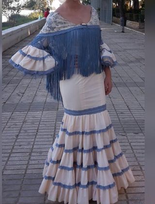 Traje Flamenca beige y azul
