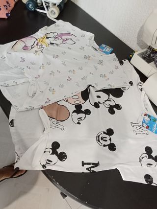2 Camisetas Disney niña (9-10años) a extrenar 