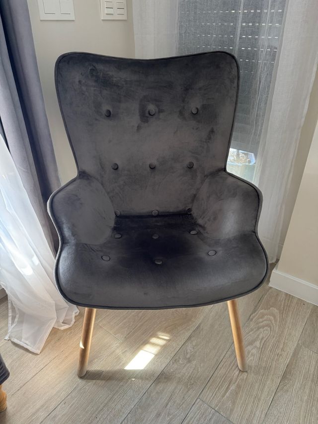 Sillón gris terciopelo - patas madera