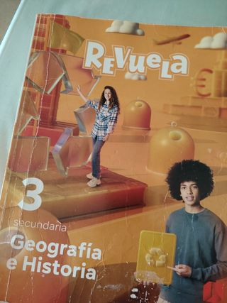Geografía e Historia. 3 Secundaria. Revuela