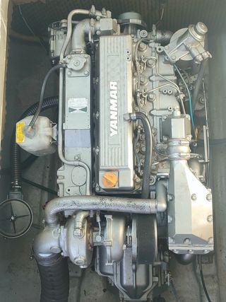 Astinor 700 - Barco motor
