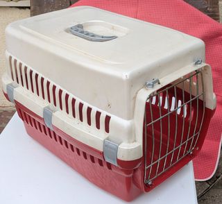 Transportín mascotas rojo-blanco