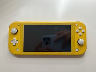 Nintendo Switch Lite giallo
