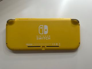 Nintendo Switch Lite giallo