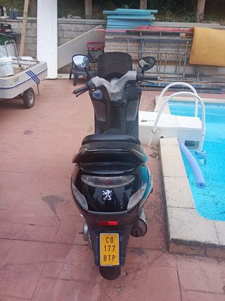 Scooter Peugeot elystar