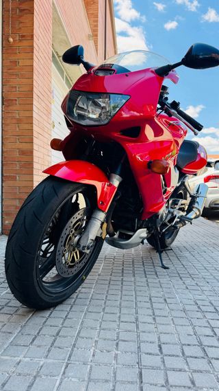 Honda VTR 1000 F roja