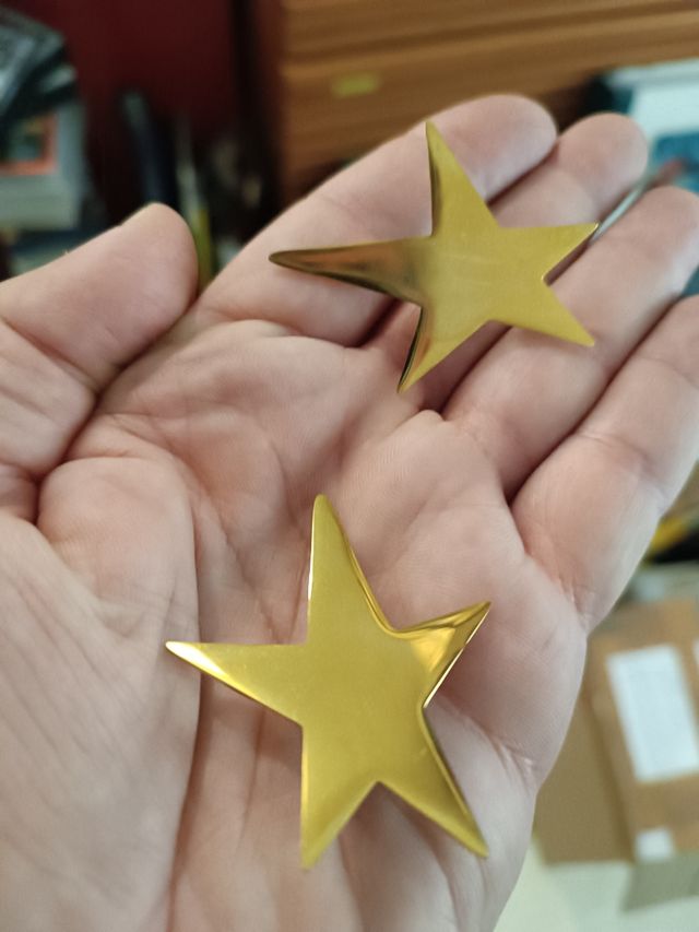 Orecchini a stella in oro