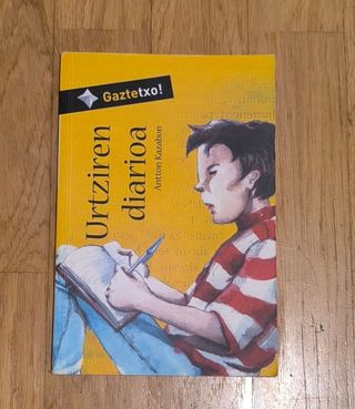 Izaroko altxorra (Gaztetxo!) (Basque Edition)