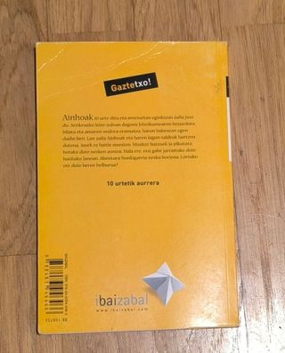 Izaroko altxorra (Gaztetxo!) (Basque Edition)