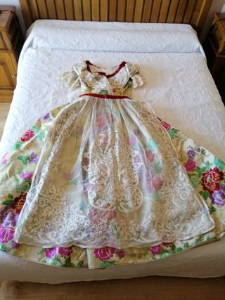 Traje Fallera y 
corpiño manga larga