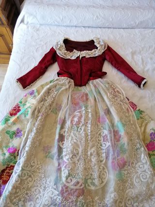 Traje Fallera y 
corpiño manga larga