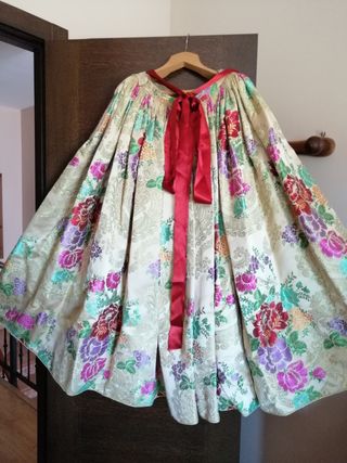 Traje Fallera y 
corpiño manga larga
