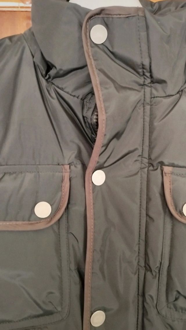 Cazadora acolchada negra - Talla L. NUEVA.