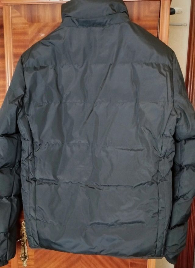 Cazadora acolchada negra - Talla L. NUEVA.