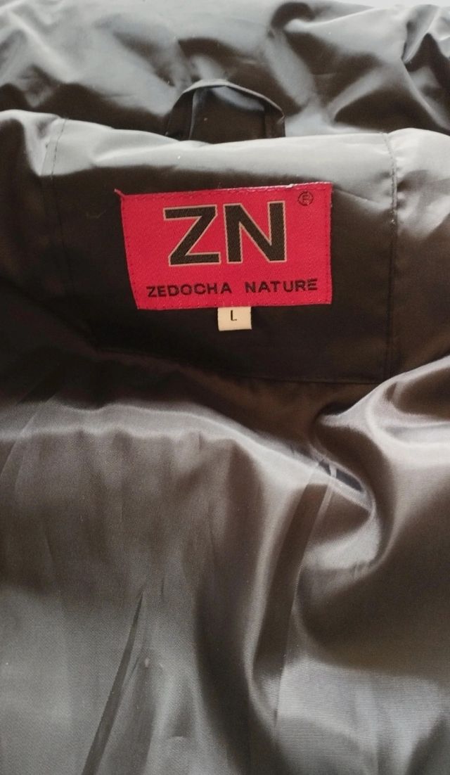 Cazadora acolchada negra - Talla L. NUEVA.