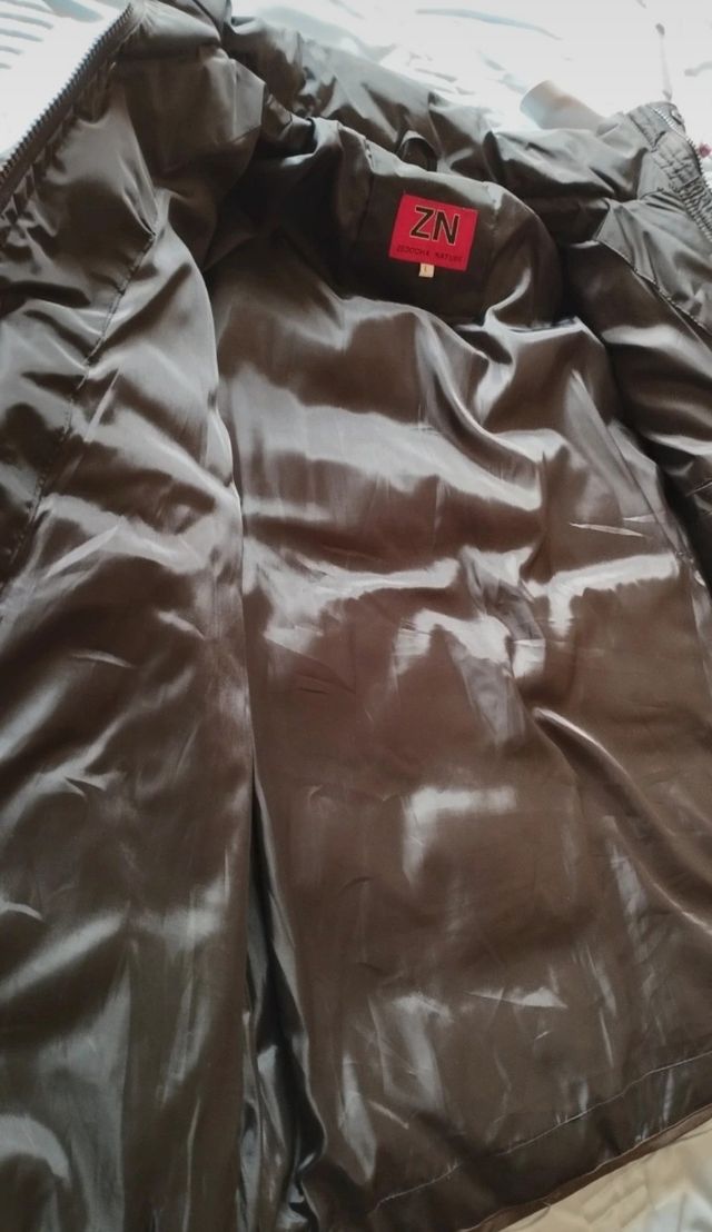 Cazadora acolchada negra - Talla L. NUEVA.