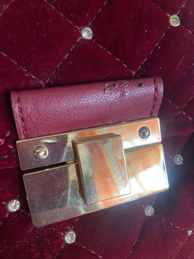 Mochila pequeña Guess granate