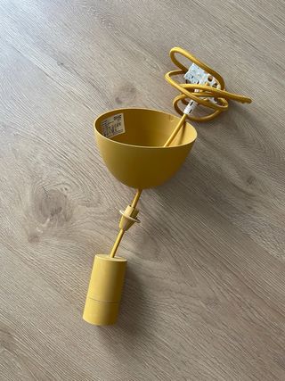 Lámpara colgante Ikea amarilla