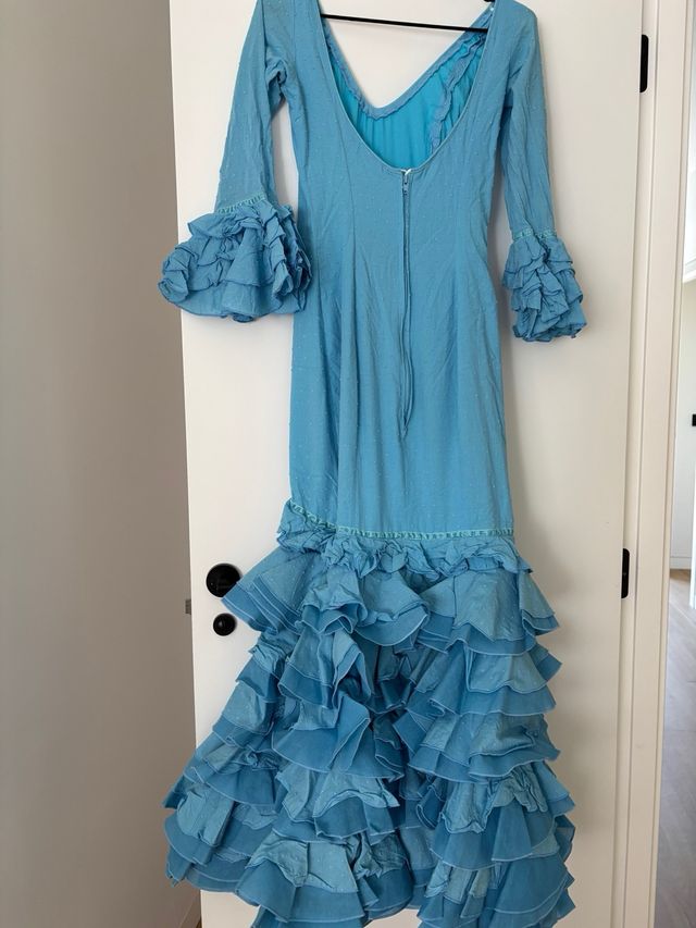 Traje de sevillanas azul