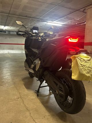 Honda X-ADV 750 (2021) Impecable
